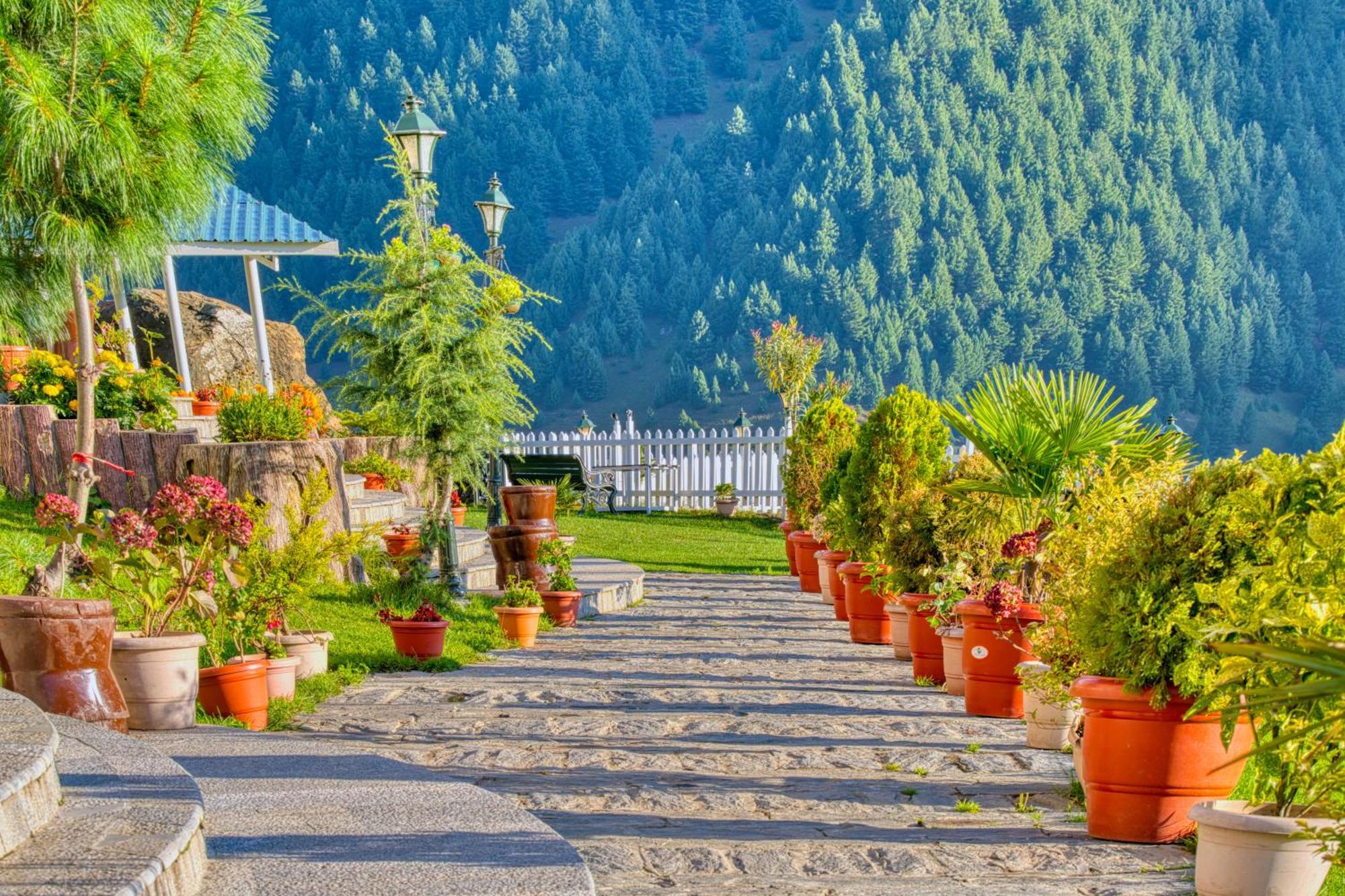 Golden Meadows Hotels & Resorts Sonāmarg Extérieur photo