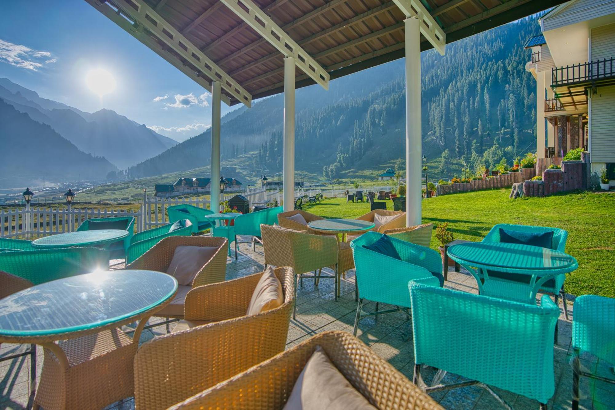 Golden Meadows Hotels & Resorts Sonāmarg Extérieur photo