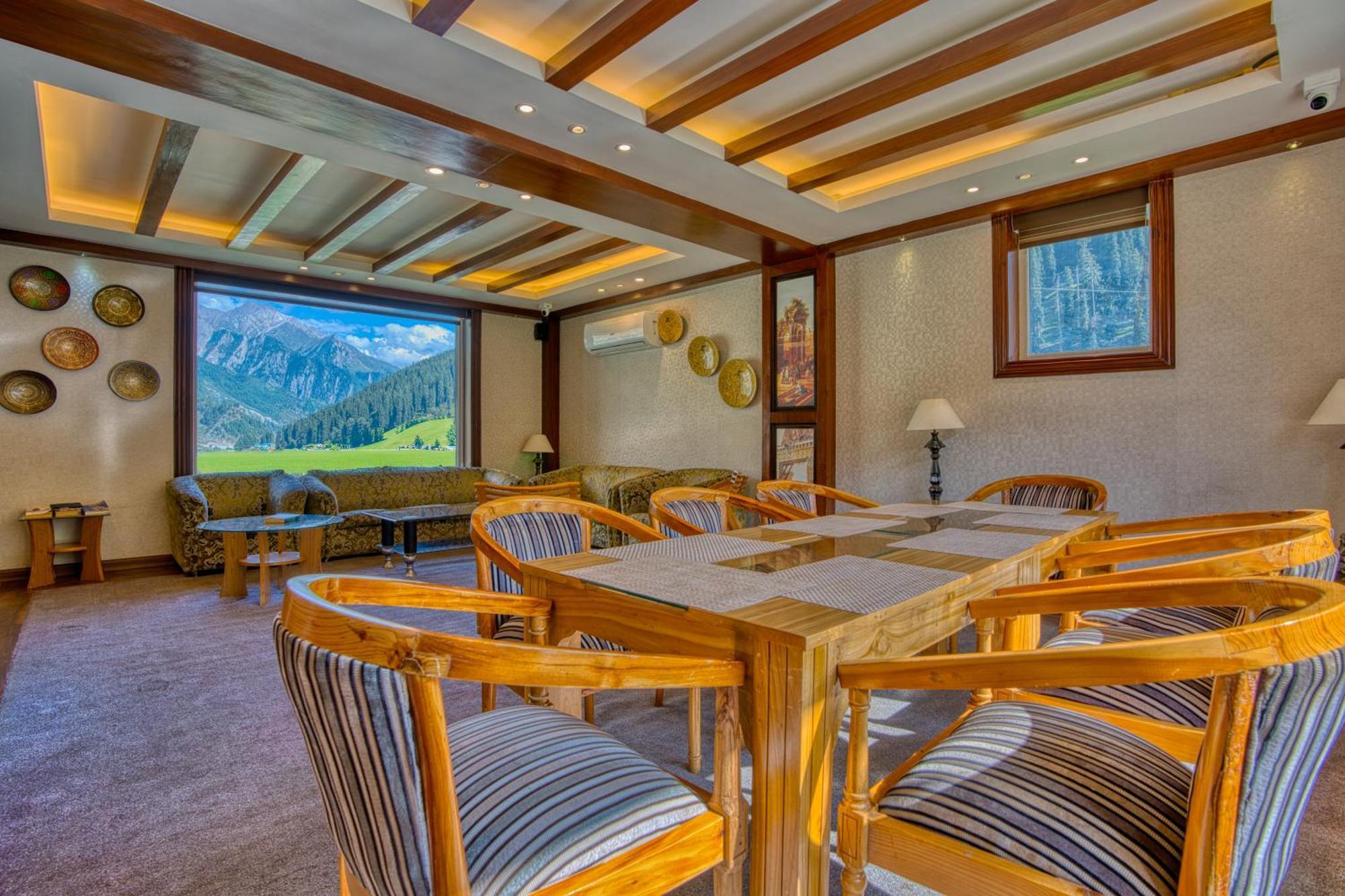 Golden Meadows Hotels & Resorts Sonāmarg Extérieur photo