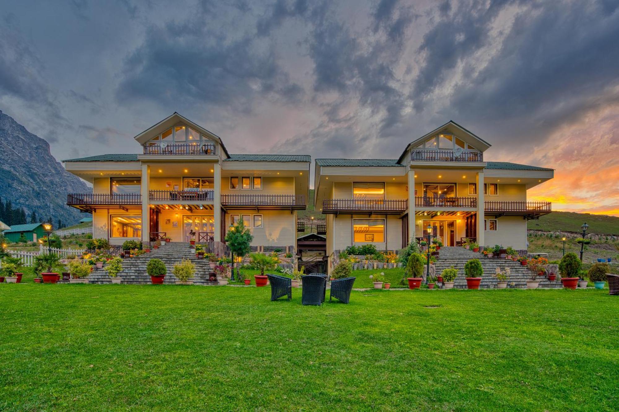 Golden Meadows Hotels & Resorts Sonāmarg Extérieur photo