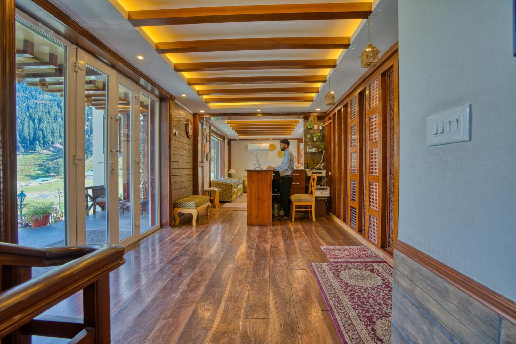 Golden Meadows Hotels & Resorts Sonāmarg Extérieur photo