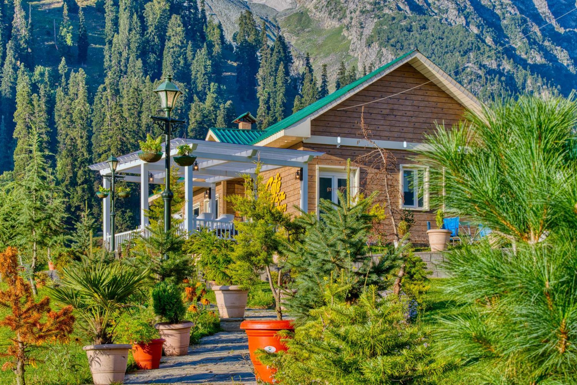 Golden Meadows Hotels & Resorts Sonāmarg Extérieur photo